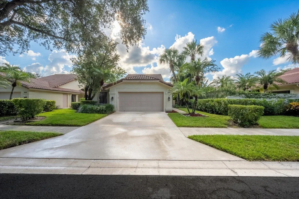 Unit for sale at 2960 Burgoyne Lane, West Palm Beach, FL 33409