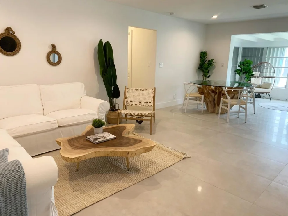 Unit for sale at 440 NE 34th Street N, Boca Raton, FL 33431