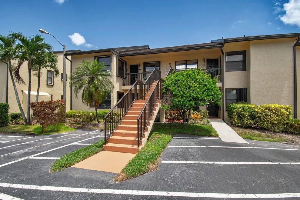 Unit for sale at 4696 Lucerne Lakes Boulevard, Lake Worth, FL 33467