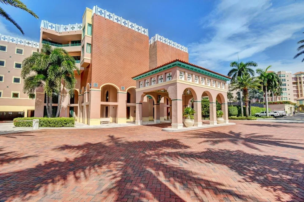 Unit for sale at 140 SE 5th Avenue, Boca Raton, FL 33432