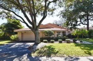Unit for sale at 606 Hollows Circle, Deerfield Beach, FL 33442