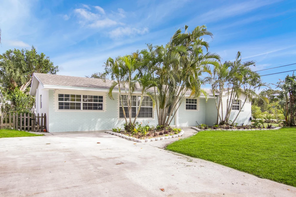 Unit for sale at 19185 SE Homewood Avenue, Jupiter, FL 33469