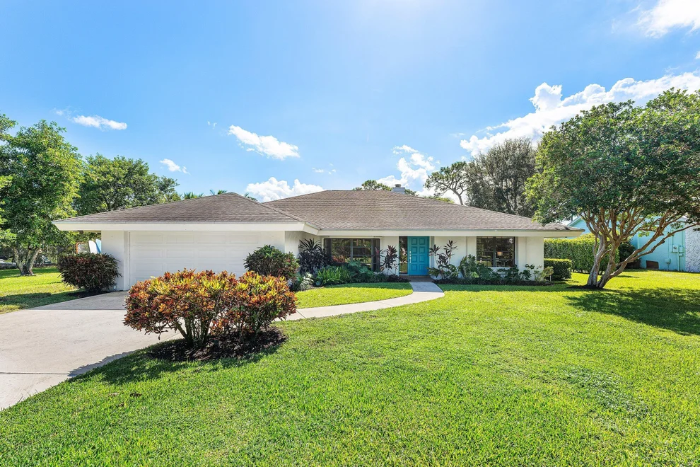 Unit for sale at 6048 Woodlake Road, Jupiter, FL 33458