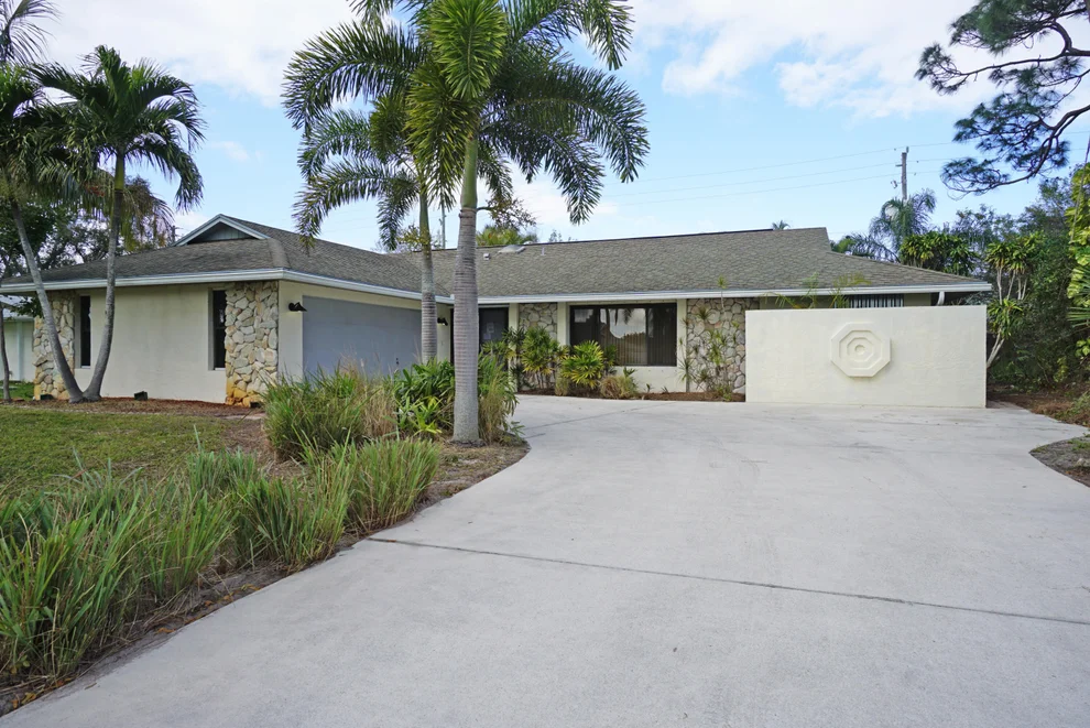 Unit for sale at 521 SE Penn Avenue, Port St Lucie, FL 34984