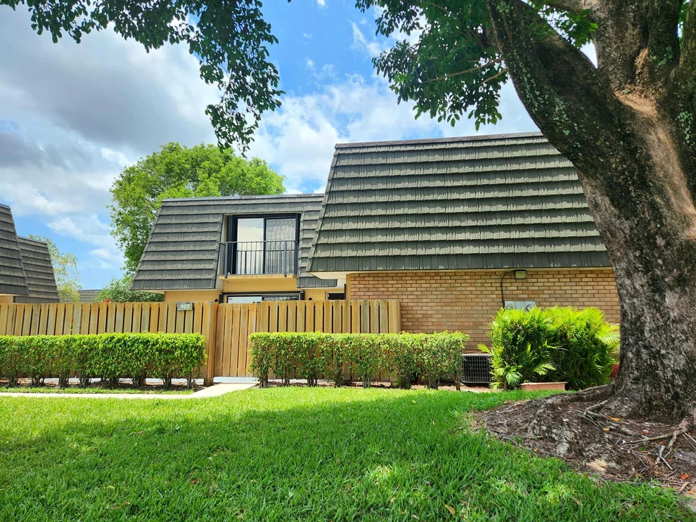 Unit for sale at 908 9th Way, West Palm Beach, FL 33407