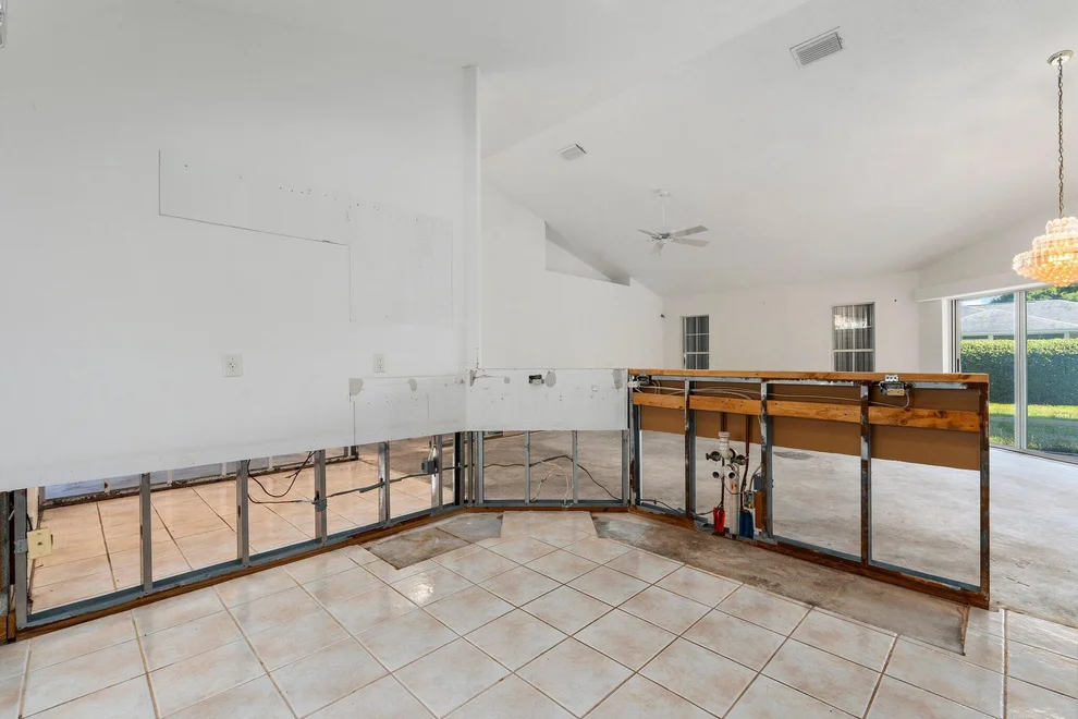 Unit for sale at 1065 17th Lane SW, Vero Beach, FL 32962