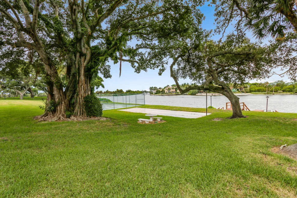 Unit for sale at 386 GOLFVIEW Road, North Palm Beach, FL 33408