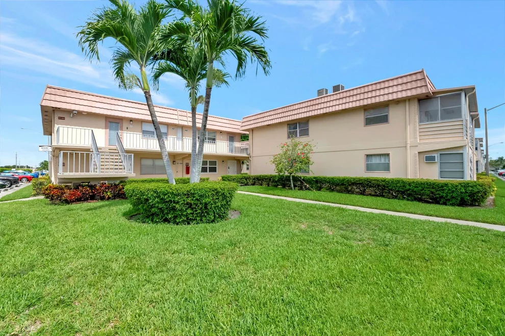 Unit for sale at 434 Saxony J, Delray Beach, FL 33446