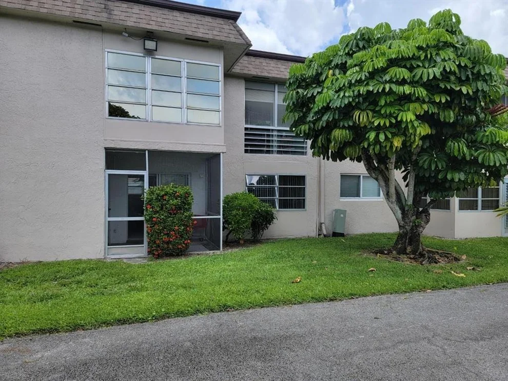 Unit for sale at 500 Bonnie Boulevard, Palm Springs, FL 33461
