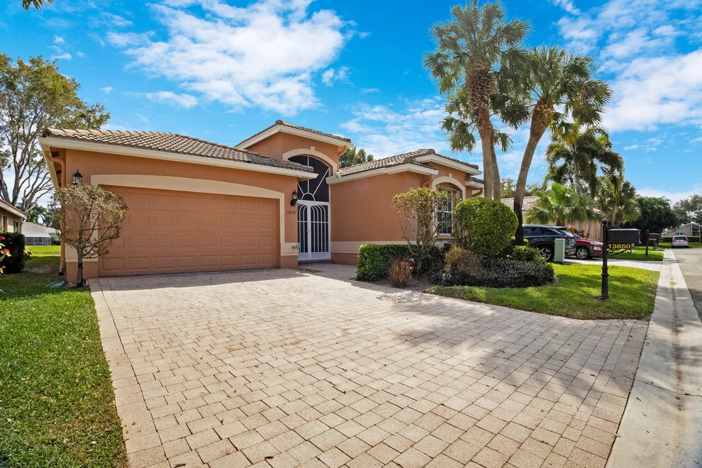 Unit for sale at 13850 Via Vittoria, Delray Beach, FL 33446