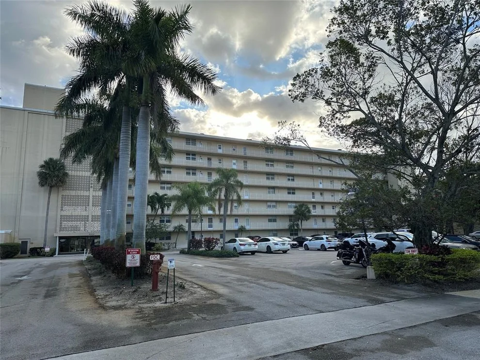 Unit for sale at 5500 NW 2nd Avenue, Boca Raton, FL 33487