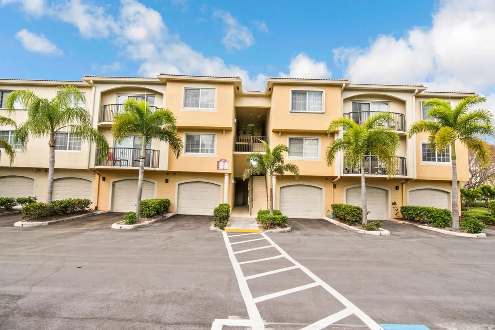 Unit for sale at 500 Crestwood Court, Royal Palm Beach, FL 33411