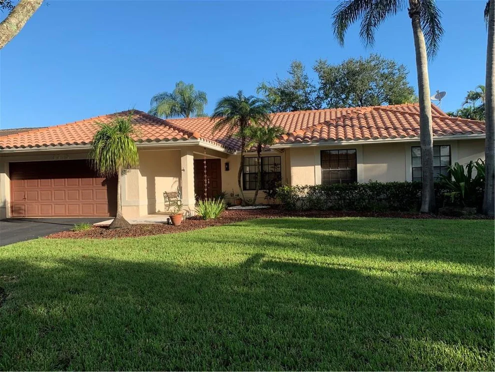 Unit for sale at 9945 NW 52nd Street, Coral Springs, FL 33076