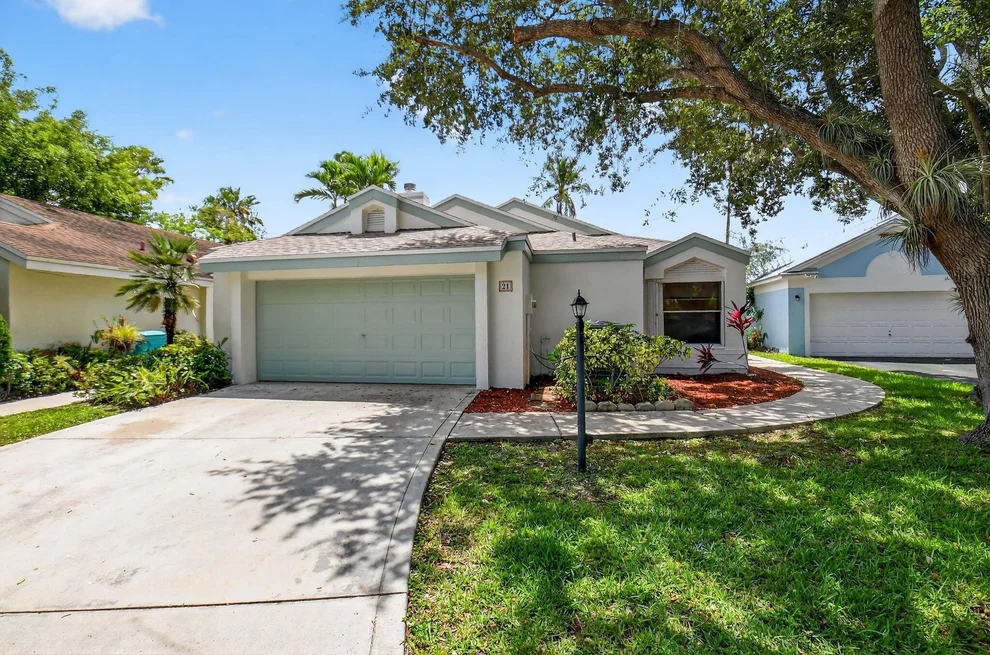 Unit for sale at 21 Swallow Drive, Boynton Beach, FL 33436
