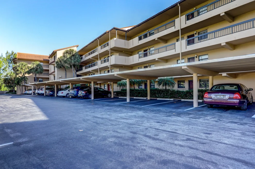 Unit for sale at 1036 Us Highway 1, North Palm Beach, FL 33408