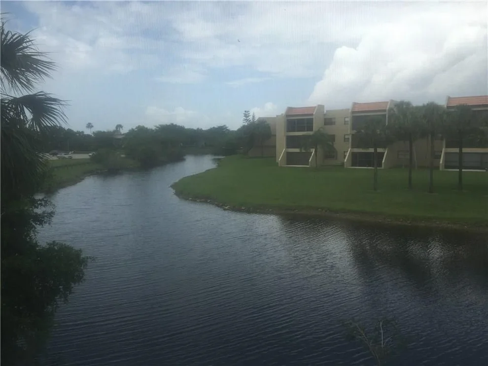 Unit for sale at 120 Lakeview Drive, Weston, FL 33326