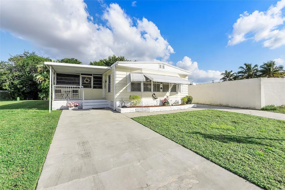 Unit for sale at 2340 SW 83rd Avenue, Davie, FL 33324