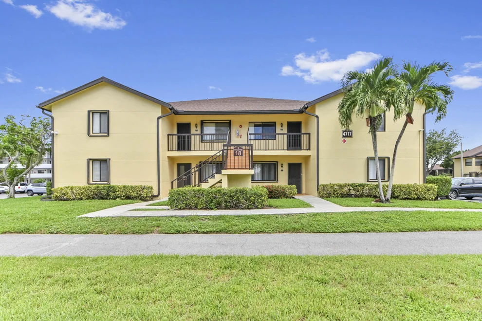 Unit for sale at 4717 Lucerne Lakes Boulevard E, Lake Worth, FL 33467