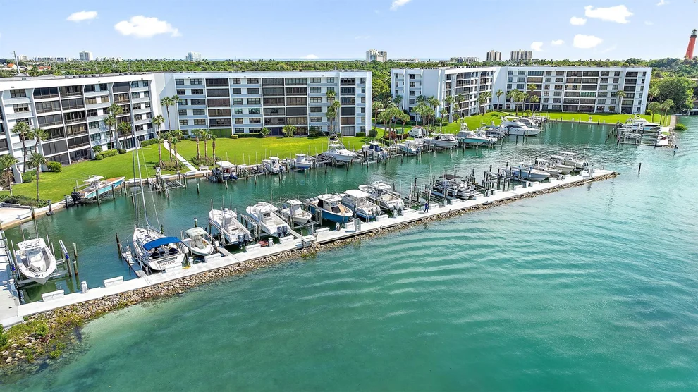 Unit for sale at 1748 Jupiter Cove Drive, Jupiter, FL 33469