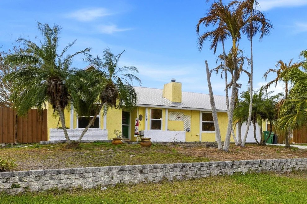 Unit for sale at 798 SW Carmelite Street, Port St Lucie, FL 34983