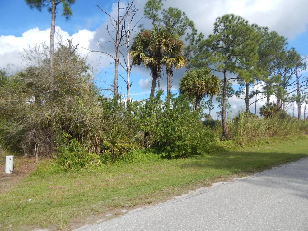Unit for sale at 581 Avenida Del Sur, Clewiston, FL 33440