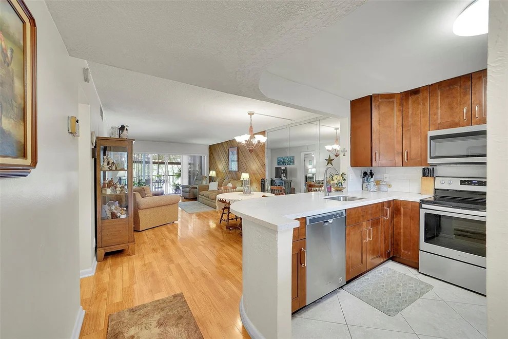 Unit for sale at 3955 N Nob Hill Road, Sunrise, FL 33351