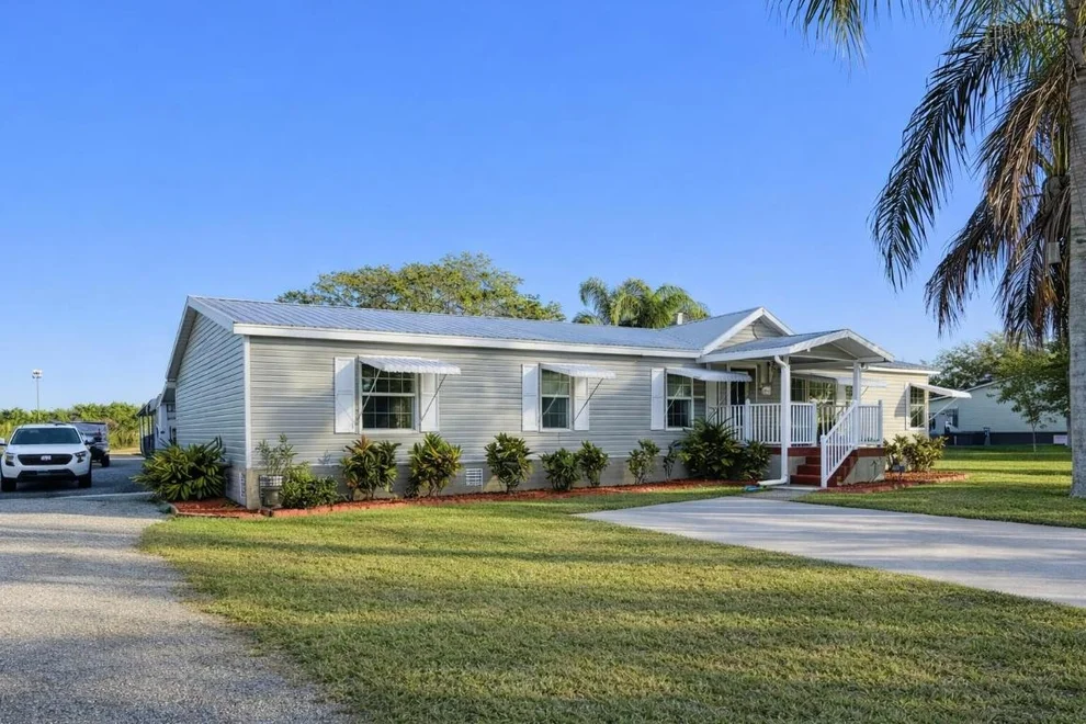 Unit for sale at 4096 SW 9th Way, Okeechobee, FL 34974