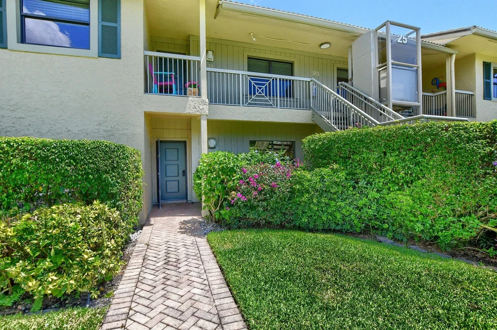 Unit for sale at 25 Eastgate Drive, Boynton Beach, FL 33436