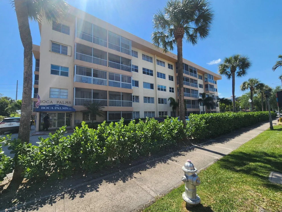 Unit for sale at 290 W Palmetto Park Road, Boca Raton, FL 33432
