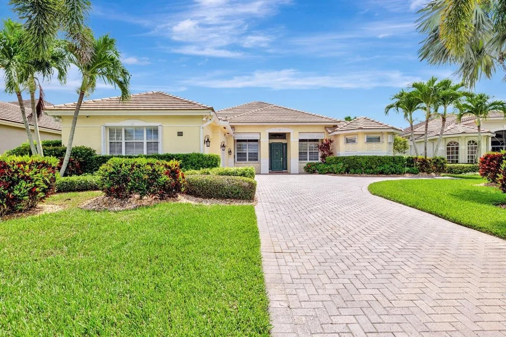 Unit for sale at 699 SW River Bend Circle, Stuart, FL 34997