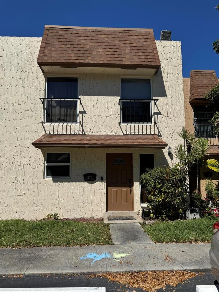 Unit for sale at 541 N Pine Island Road, Plantation, FL 33324