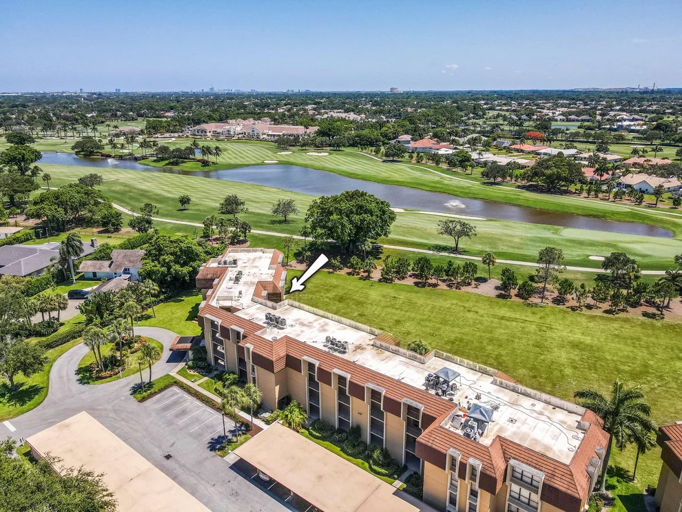 Unit for sale at 5350 Woodland Lakes Drive, Palm Beach Gardens, FL 33418