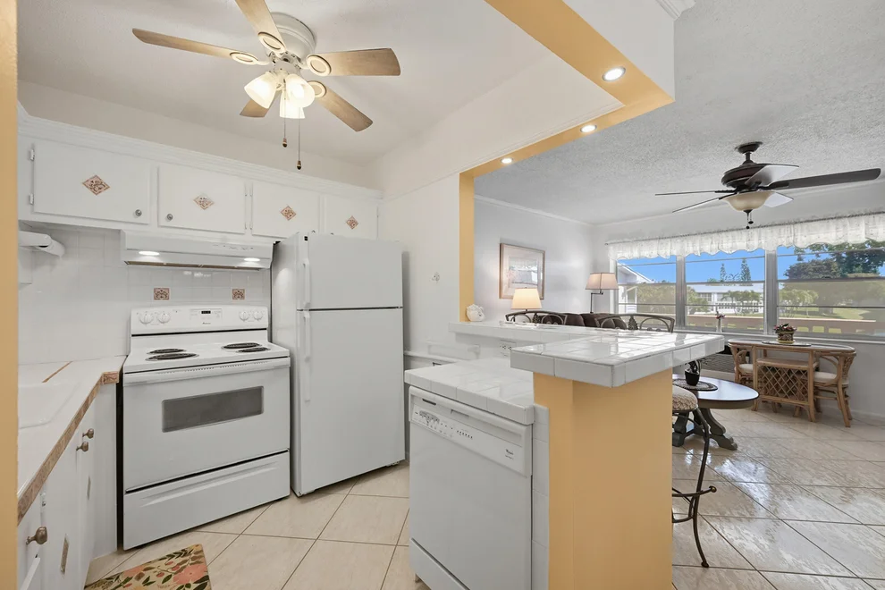 Unit for sale at 47 Berkshire B Crescent, West Palm Beach, FL 33417