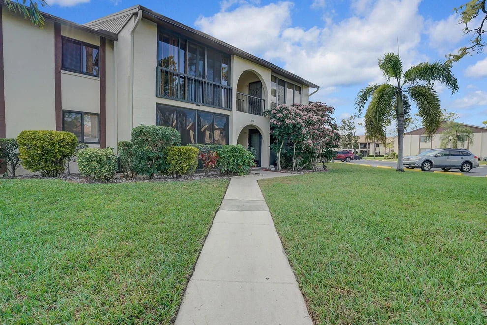 Unit for sale at 316 Knotty Pine Circle, Greenacres, FL 33463