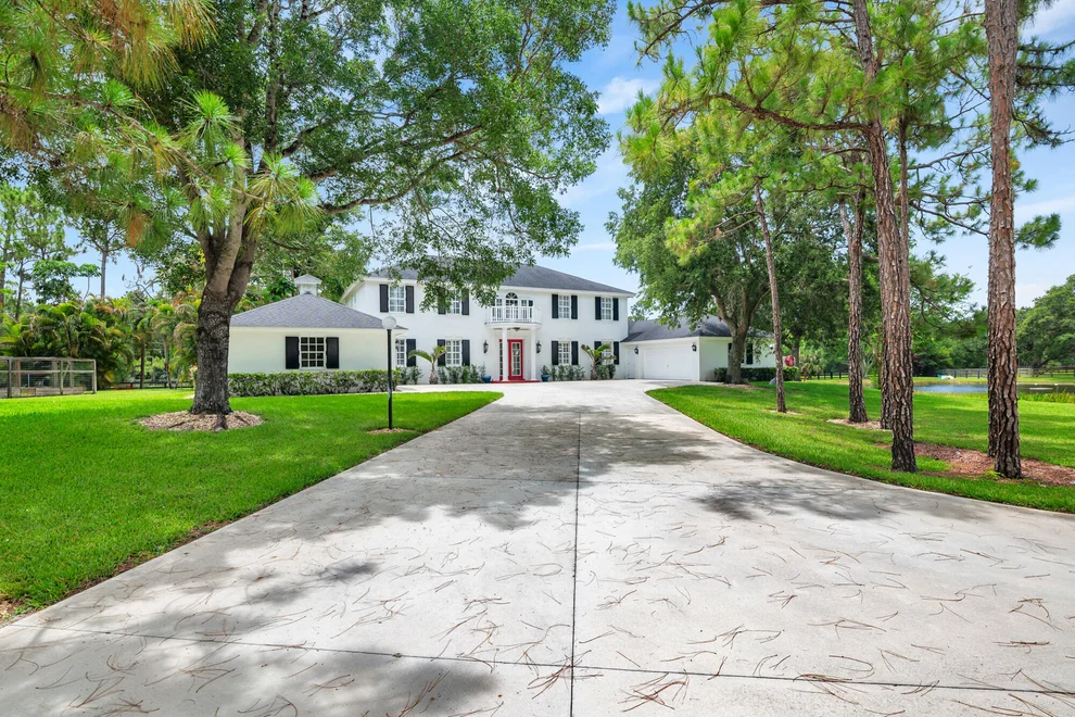 Unit for sale at 13230 Running Water Road, Palm Beach Gardens, FL 33418