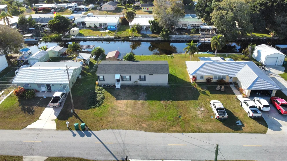 Unit for sale at 3045 SE 36th Avenue, Okeechobee, FL 34974