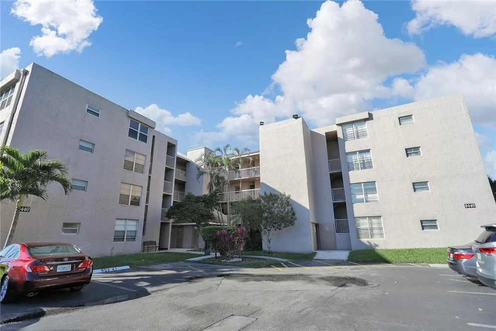 Unit for sale at 9440 Tangerine Place, Davie, FL 33324