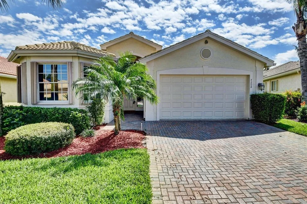 Unit for sale at 7204 Twin Falls Drive, Boynton Beach, FL 33437