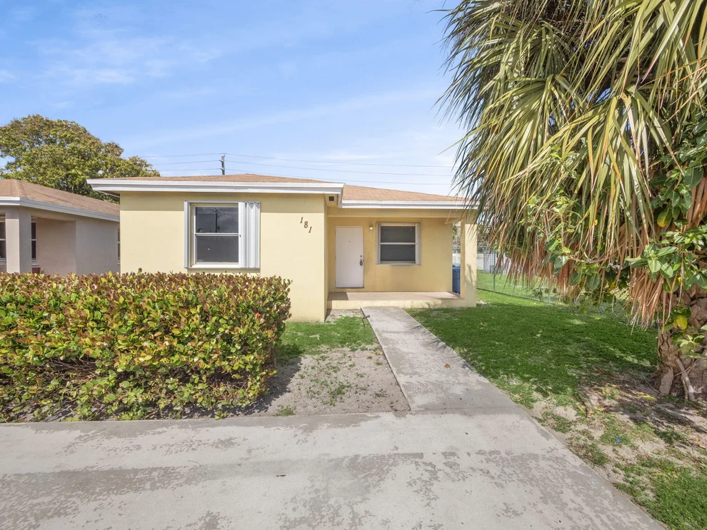 Unit for sale at 181 NE 35th Court, Oakland Park, FL 33334