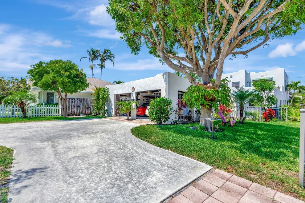 Unit for sale at 1131 N Lakeside Drive, Lake Worth Beach, FL 33460
