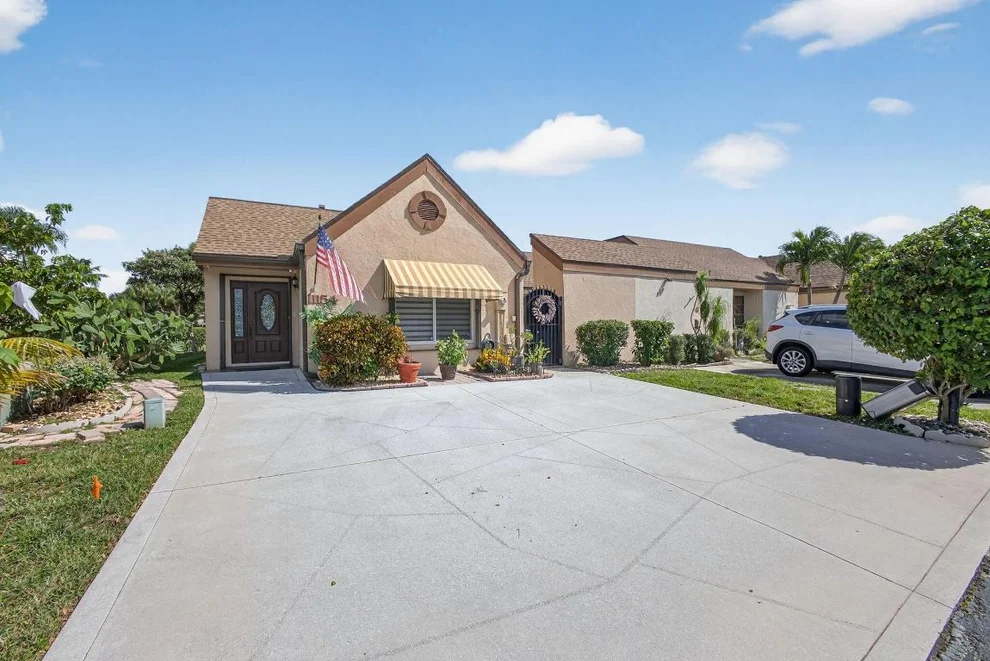 Unit for sale at 11154 Curry Drive, Palm Beach Gardens, FL 33418