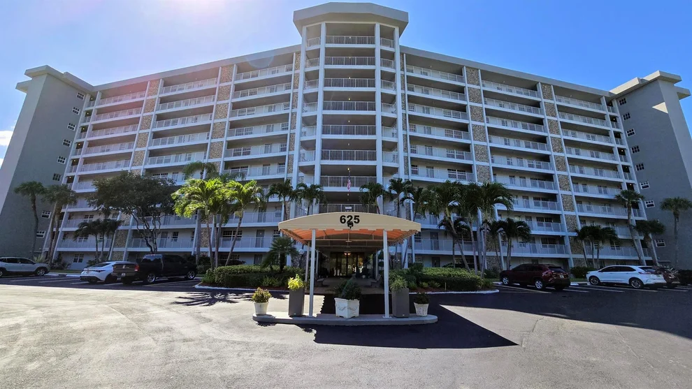 Unit for sale at 625 Oaks Drive, Pompano Beach, FL 33069