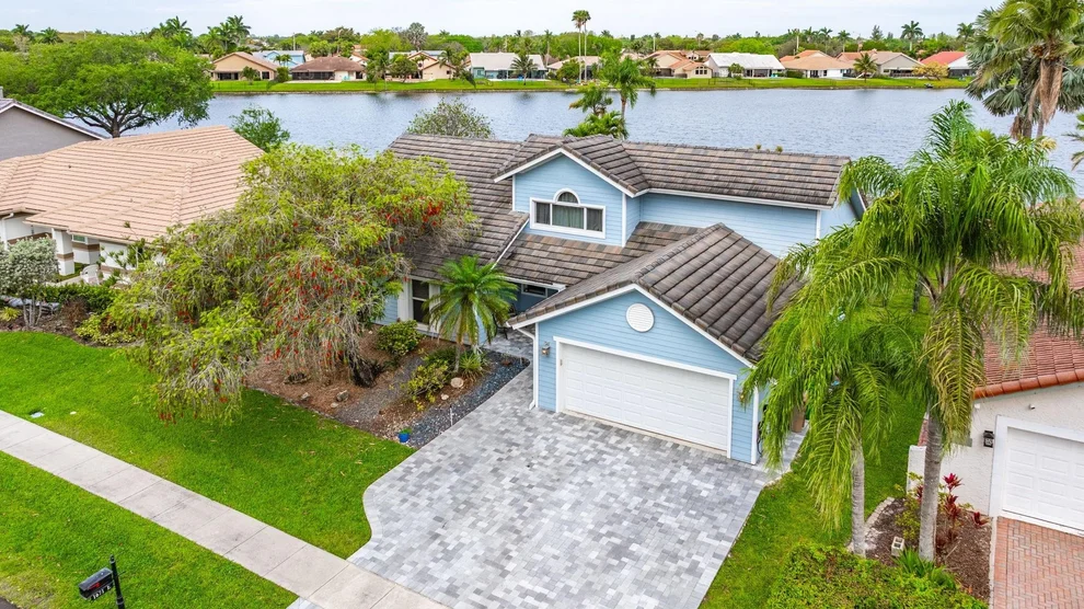 Unit for sale at 1671 E Oak Knoll Circle, Davie, FL 33324