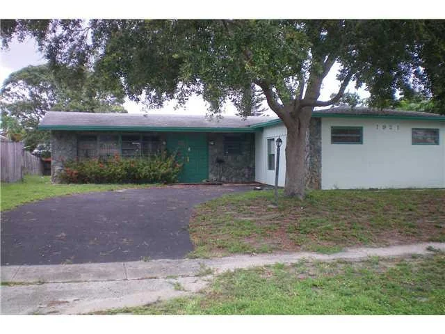 Unit for sale at 1921 N 50th Avenue, Hollywood, FL 33021