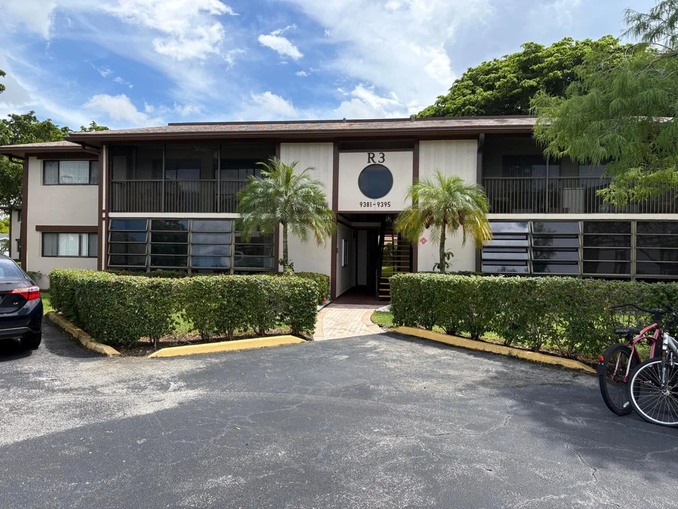 Unit for sale at 9391 S Belfort Circle, Tamarac, FL 33321