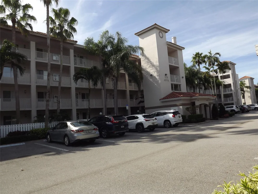 Unit for sale at 6096 Huntwick Terrace, Delray Beach, FL 33484