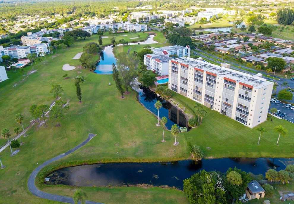 Unit for sale at 3465 Via Poinciana, Lake Worth, FL 33467