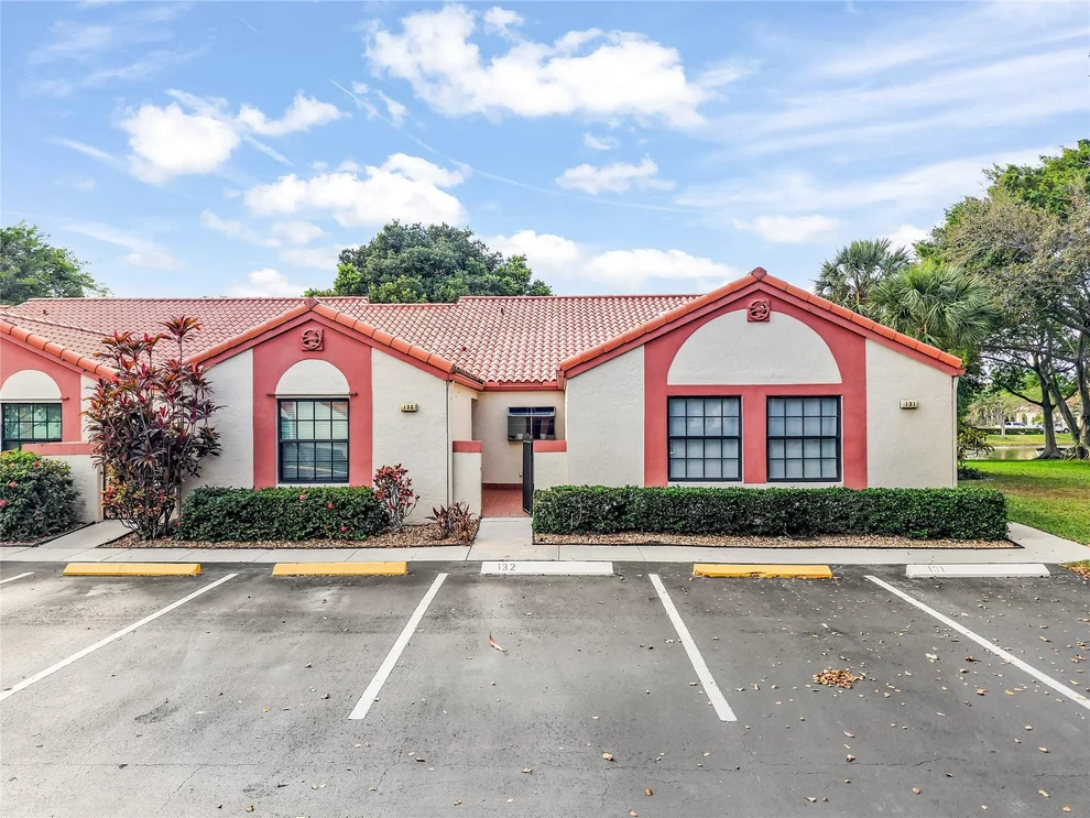 Unit for sale at 132 Centennial Court, Deerfield Beach, FL 33442