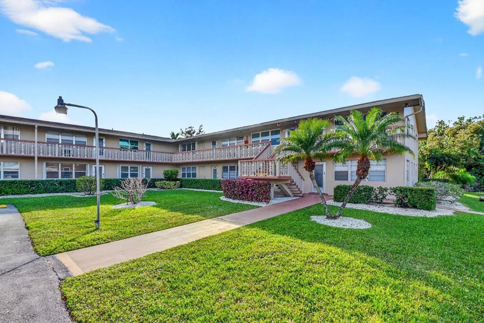 Unit for sale at 200 Northampton J, West Palm Beach, FL 33417