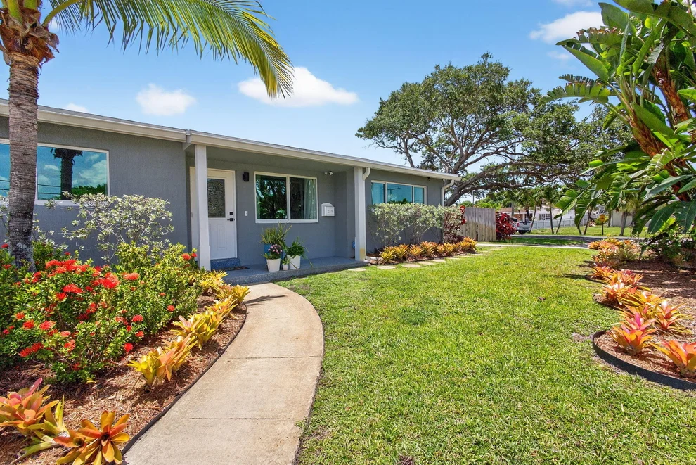 Unit for sale at 2476 S Florida Mango Road, West Palm Beach, FL 33406